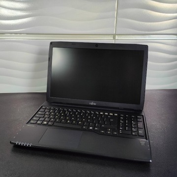 Fujitsu Lifebook A544 15,6' Intel i3 8GB RAM SSD