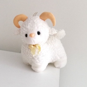 biały pluszowy baranek wielkanocny maskotka owca
