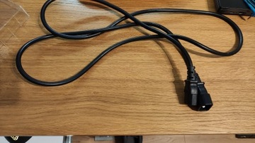 Przedłużacz do kabla zasilającego do komputera