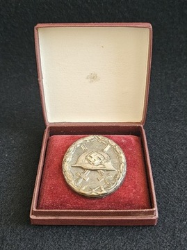 Niemcy, Odznaka za Rany srebrna sygn. 4 w pudełku.