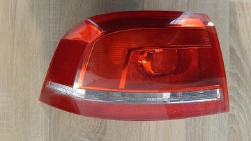 VW PASSAT B7 KOMBI LAMPA LEWY TYŁ 3AF945095C