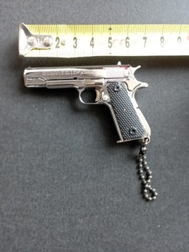 COLT 1911 brelok metalowy  rozbieralny 