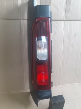 Renault trafic III lampa lewa