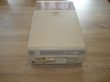 Stacja dyskietek Commodore 1541 sprawna