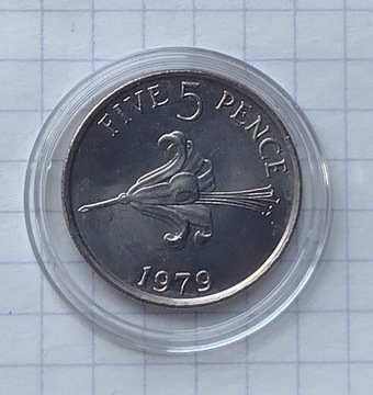 (1259) Guernsey 5 pensów 1979 UNC