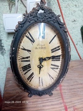 Zegar stylizowany na retro