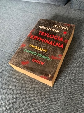 Zygmunt Miłoszewski -trylogia kryminalna z Szackim