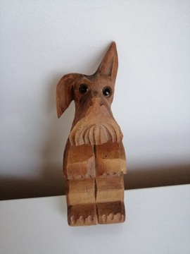 Rzeźba pies piesek słowiański