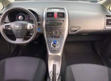 Toyota Auris I lift deska rozdzielcza kokpit 