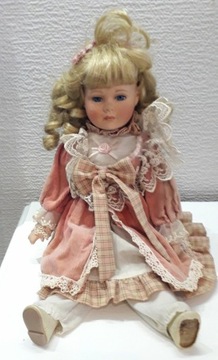 Porcelanowa lalka kolekcjonerska vintage