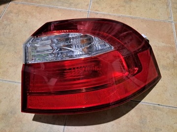 Lampa prawa Kia Rio III 2011-, nie led