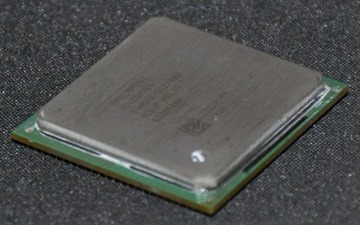 Intel Pentium 4 HT 2,4 GHz z wentylatorem