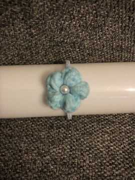 Błękitna gumeczka z błękitnym kwiatkiem