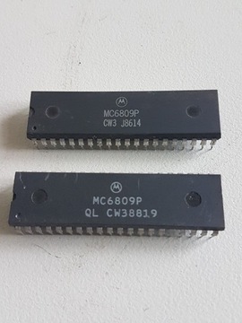 Mikroprocesor MC6809P 2szt.