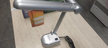 Lampka biurkowa z żarówką energooszczędną