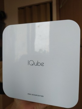 IQube mini dehumidifier pochłaniacz wilgoci