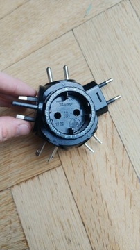 Adapter przejściówka wtyczka 230V podróżna 5 wtyk