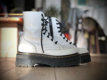 DR. MARTENS Jadon White r 36