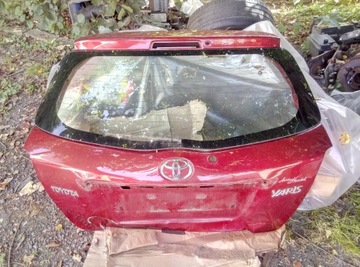 Toyota Yaris 2014 r. Klapa, szyba