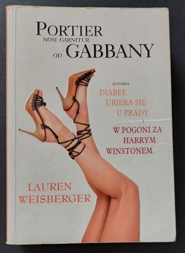 L. Weisberger - Portier nosi garnitur od Gabbany