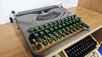 Maszyna do pisania Groma Gromina
