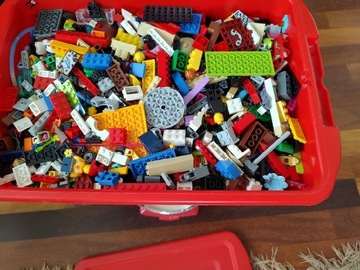 Klocki LEGO, w praktycznym pudełku