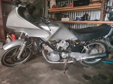 Yamaha xz 550