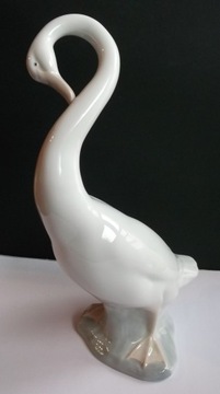 Figurka NAO by Lladro-Gęś czyszcząca piórka-porcel