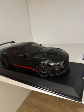 Ford Mustang Shelby 1:18 solido