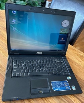 Laptop Asus B50A bateria trzyma 5 godzin