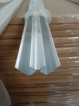 Profil aluminiowy wewnętrzny srebrny 240cm 