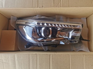 Leflektor lampa przód prawa Toyota Hilux 16+