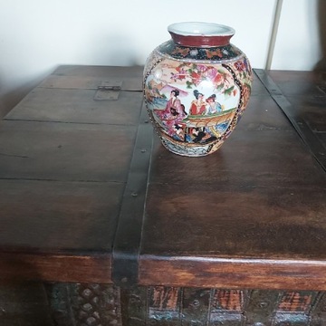 Antyczny wazon Kutani z lat 60-tych 