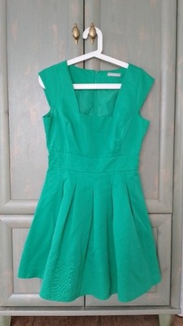 Sukienka koktajlowa i elegancka zielona