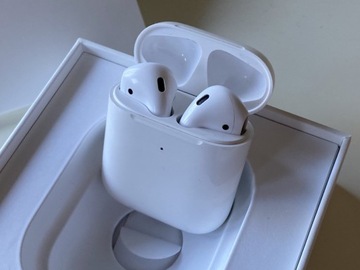 Słuchawki Apple Airpods 2 ładowanie bezprzewodowe