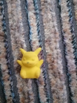 Pikachu stara gumka do scierania żółty