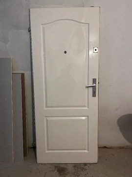 Drzwi wejściowe białe