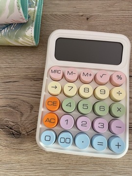 Kalkulator z dużymi przyciskami