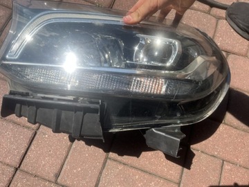 Mercedes X klasa lewa lampa przód Full led w470