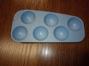 Wytłaczanki na jajka do lodówki