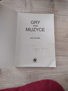 Gry przy muzyce.