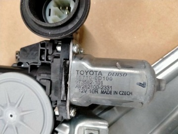 Toyota Auris I i II silniczek szyby lewy tył 07-18