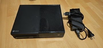 Xbox One 500gb + 3 gry + pad