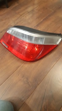 BMW E60 SEDAN LAMPA Prawy TYŁ W BŁOTNIK 7165738