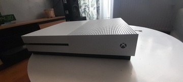 Xbox One S (bez pada)