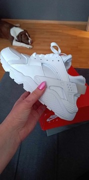 Nike Huarache damskie białe rozmiar 39