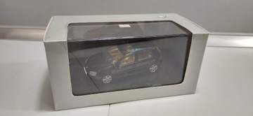 VW Golf V 5D 1:43 AutoArt czarny