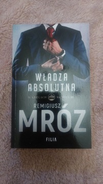 Książka Władza Absolutna Remigiusz Mróz