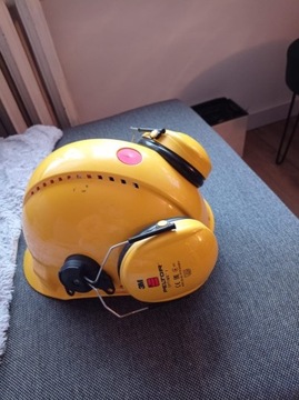 Kask 3M + ochronniki słuchu