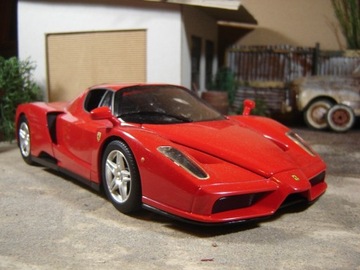 Ferrari Enzo Hot Wheels bez pudła 1:18